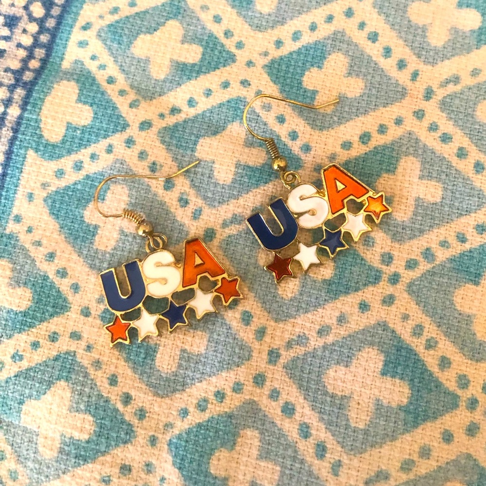 USA dangle earrings.